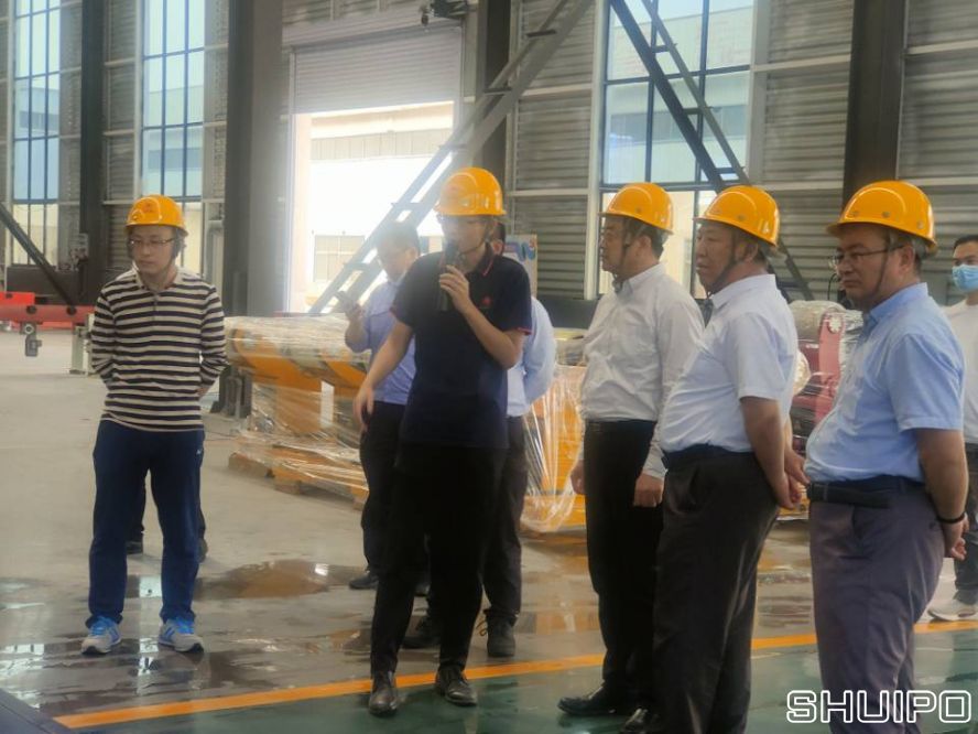 山東省科學(xué)院激光研究所所長賈中青、山東省機(jī)械設(shè)計研究院院長林江海帶領(lǐng)激光、高端裝備領(lǐng)域?qū)<乙恍?人到水泊焊割實(shí)地調(diào)研2 山東省科學(xué)院激光研究所所長賈中青、山東省機(jī)械設(shè)計研究院院長林江海帶領(lǐng)激光、高端裝備領(lǐng)域?qū)<乙恍?人到水泊焊割實(shí)地調(diào)研2