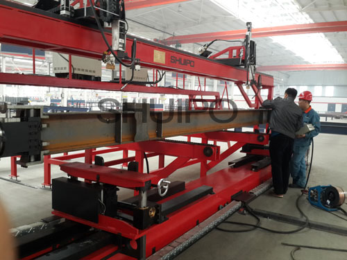 鋼結(jié)構(gòu)附件自動焊接機(jī)